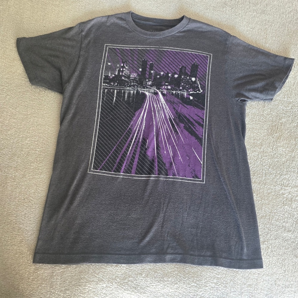 Structure Mens Gray Graphic T-Shirt Size Medium City Skyline Casual